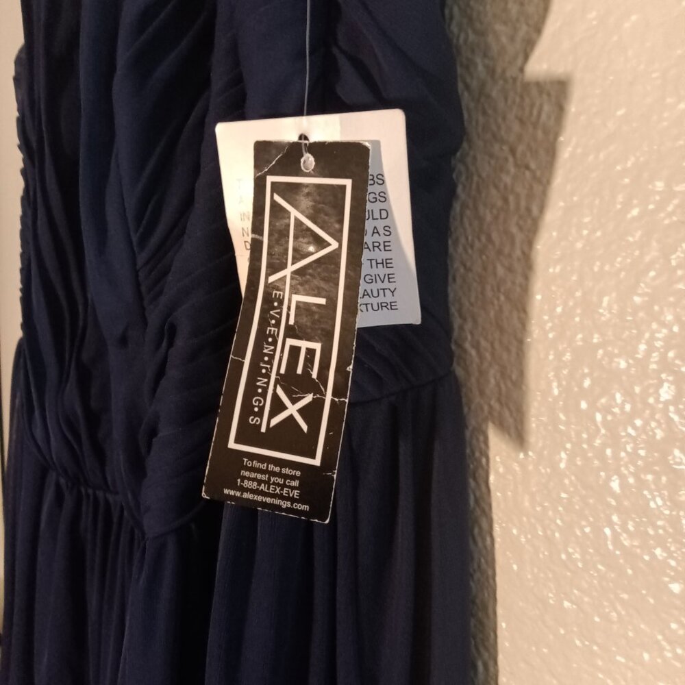 Alex Evenings Formal Dress - Picture 5 of 10